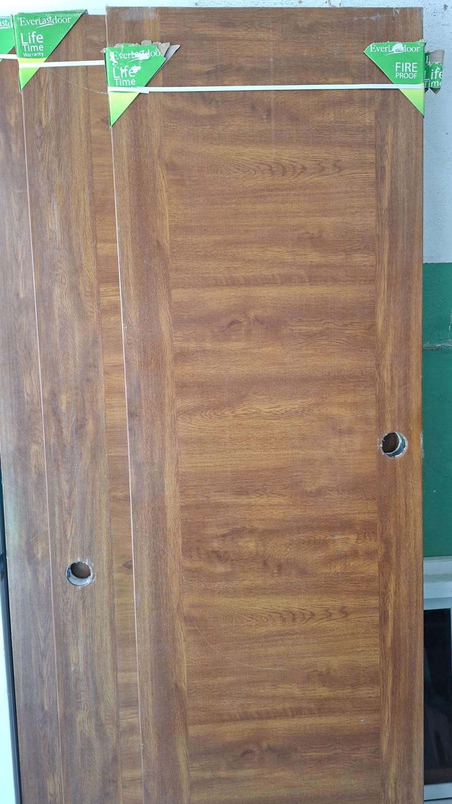 PUERTAS HOGAR EN COLOR CAHOBA